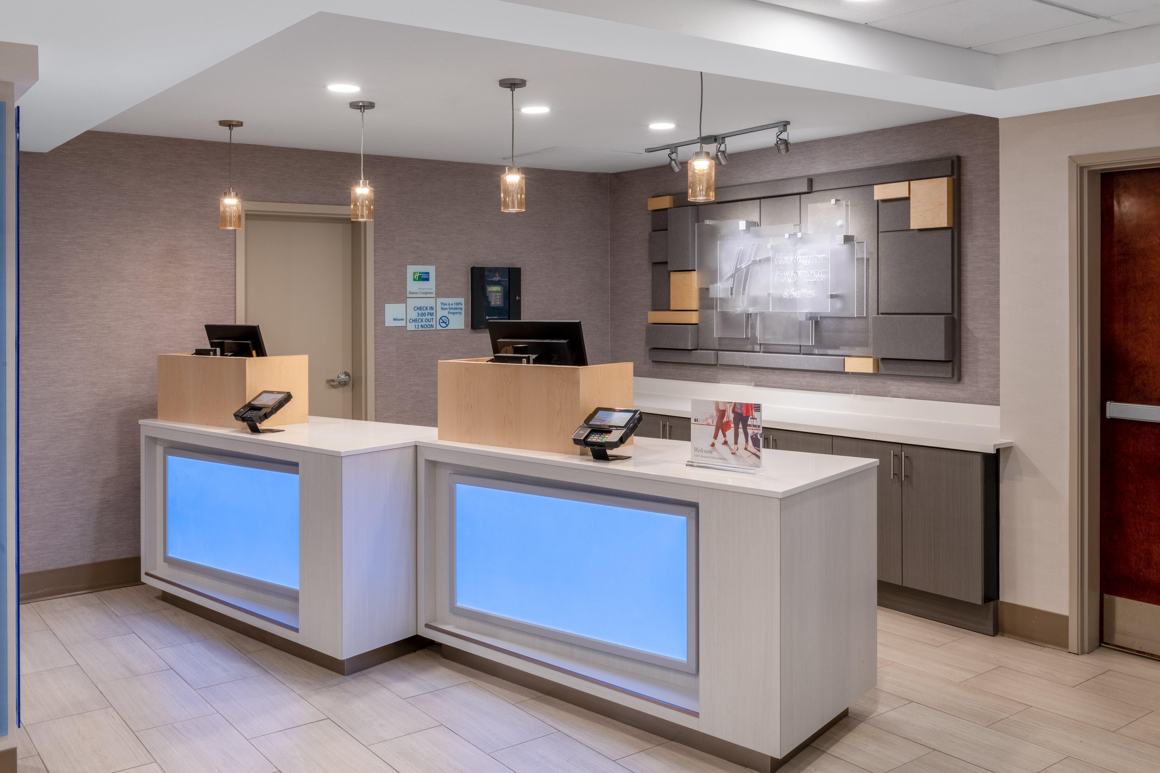 Holiday Inn Express & Suites Colorado Springs-Airport By Ihg Exterior foto