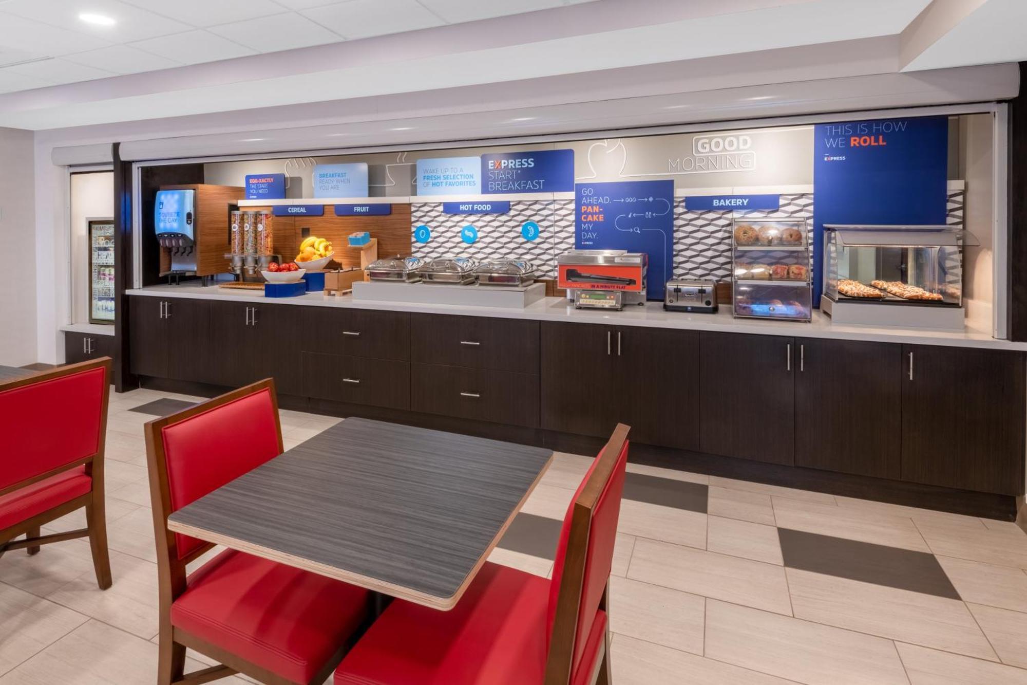 Holiday Inn Express & Suites Colorado Springs-Airport By Ihg Exterior foto